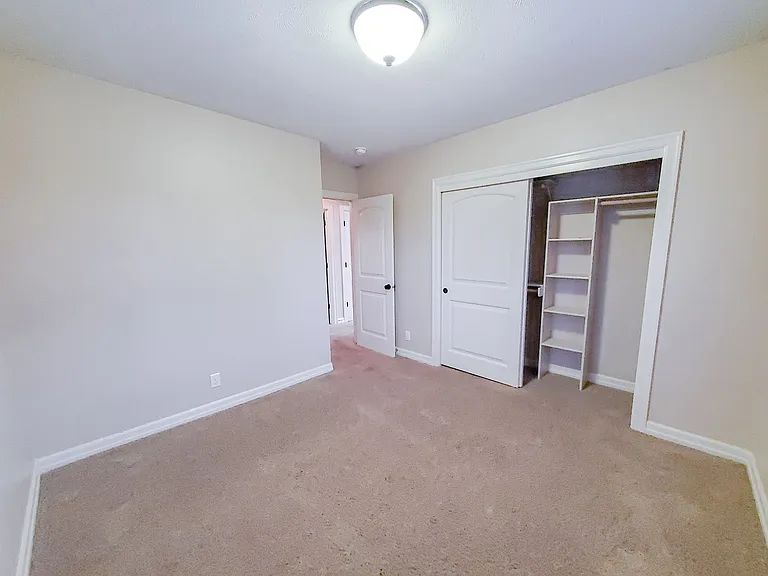 814 S 38th St — Photo 56