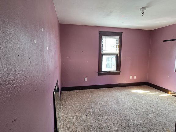 5th image of 488 S Marr St