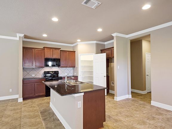 4th image of 7527 Buffalo Grass Dr