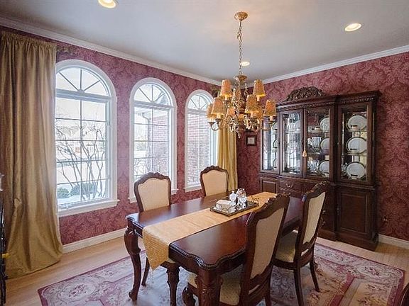 5th image of 4809 Oak Hollow Ct