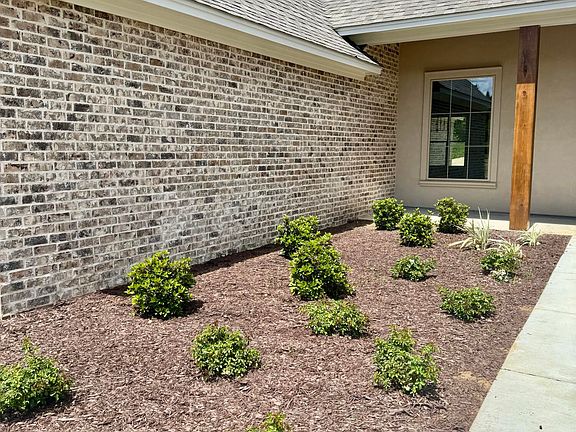 3rd image of 24 Hedges Plantation Pl