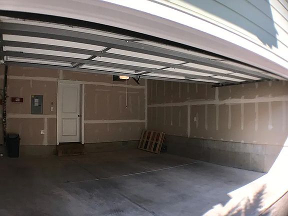 4th image of 1451 NE Park Dr
