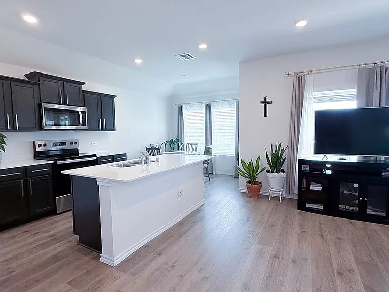 702 Sunlight Loop — Photo 16