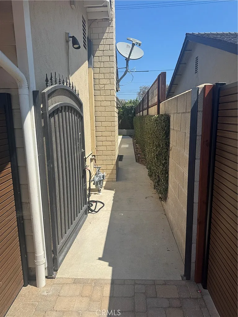 1 bed, 499 sqft, $2,750 — Photo 2