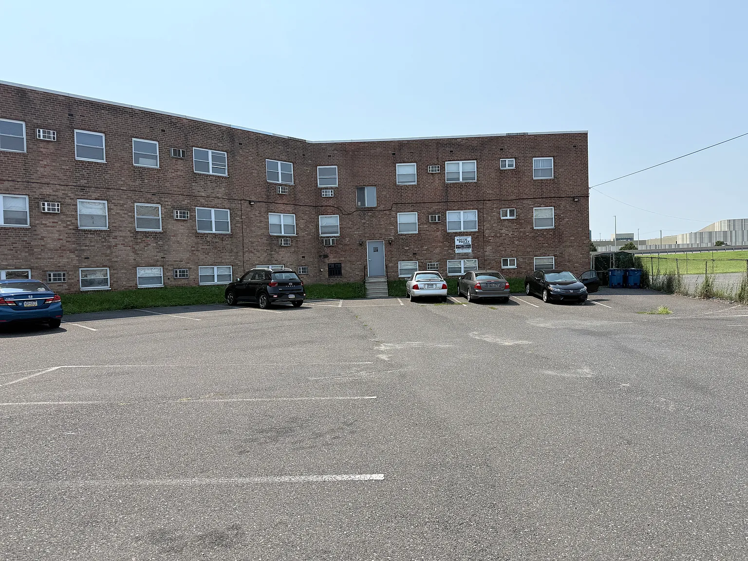 2 bed, 820 sqft, $1,400 — Photo 2