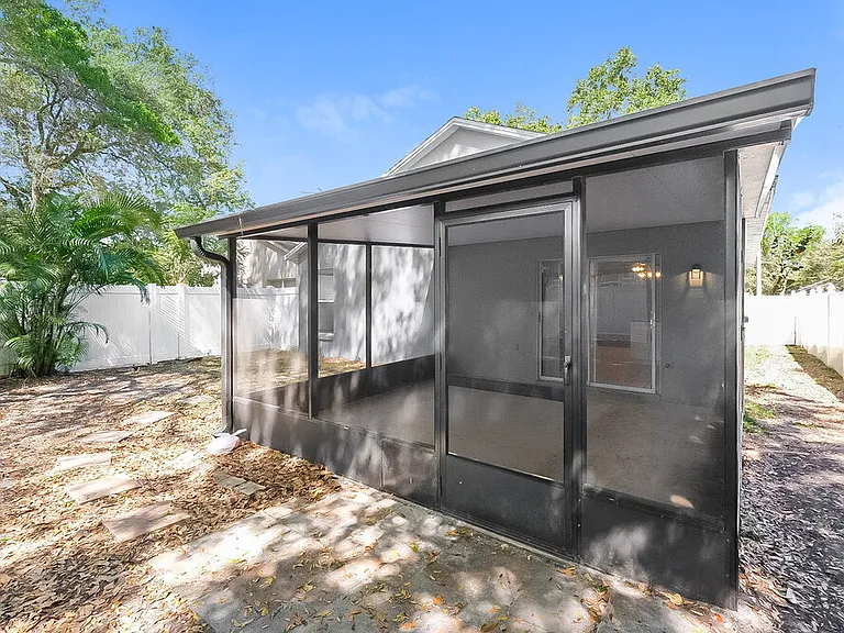 8749 Morrison Oaks Ct — Photo 18