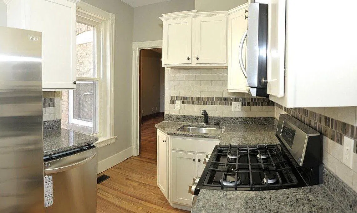 1 bed, 1010 sqft, $1,050 — Photo 4