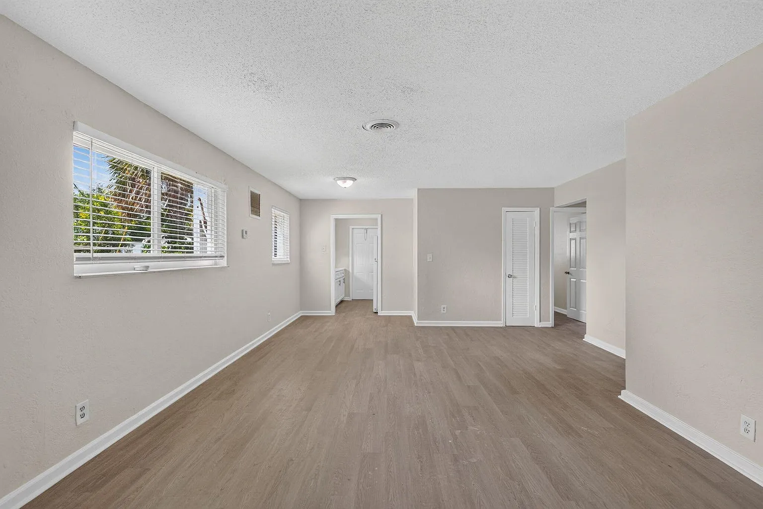 3 bed, 1.0 bath, $2,295 — Photo 3