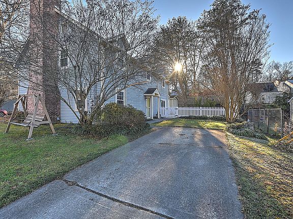 3rd image of 7617 Chatham Cir #2