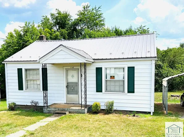 114 Roselawn Hts, Martinsville, VA 24112