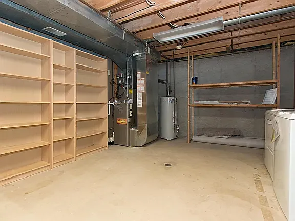 3380 Balsam Ct NE — Photo 18