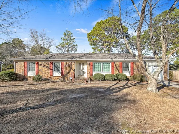 1426 Carnsmore Dr, Fayetteville, NC 28304