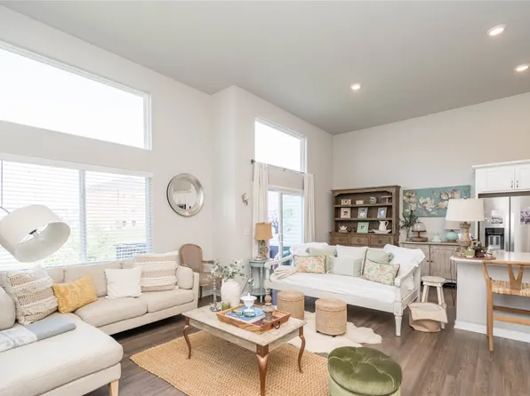 1768 Apex Ave, West Des Moines, IA 50266