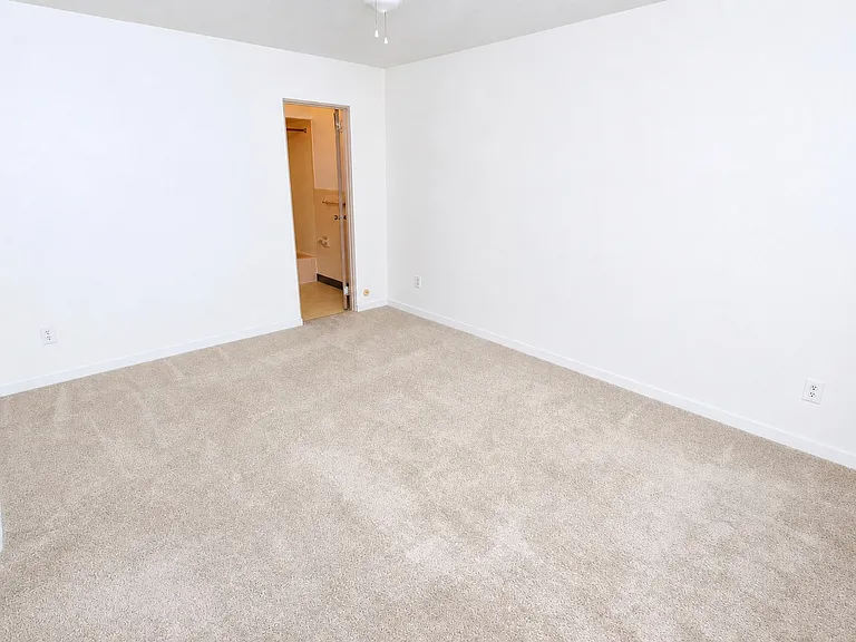 600 Orchard Ave — Photo 5