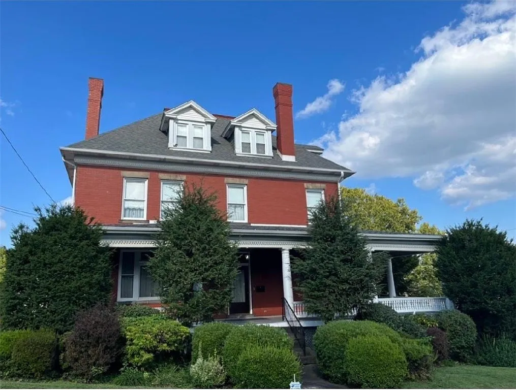 44 Stockton Ave photo 1