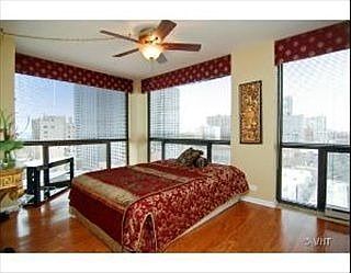5th image of 4343 N Clarendon Ave APT 1302