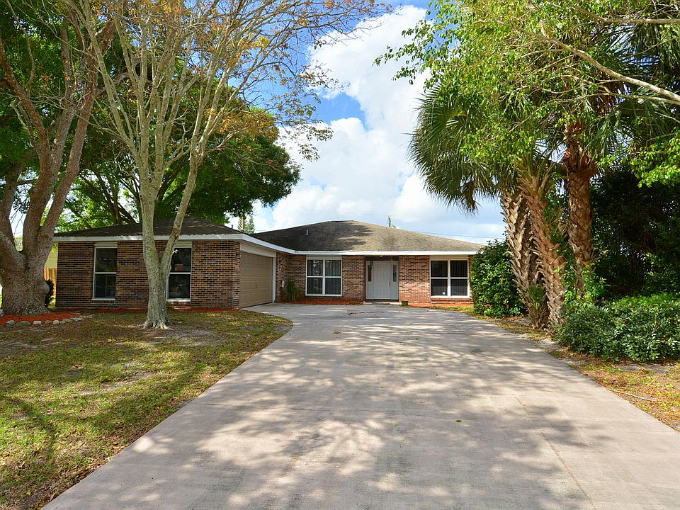 1st image of 149 NE Caprona Ave