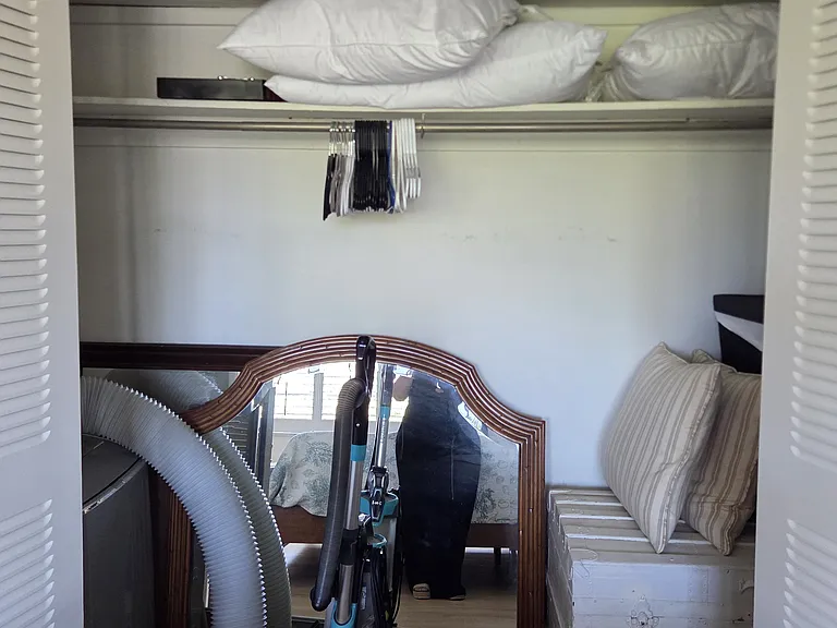 Master bedroom, large closet