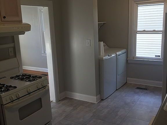 5th image of 710 Grace Ave