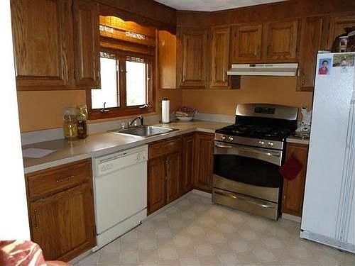 3rd image of 36 Shawsheen St