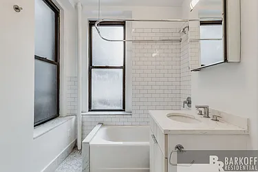 Rented by Barkoff Residential 