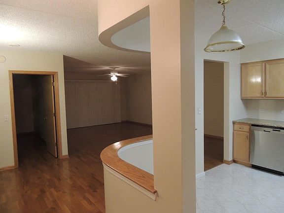 4th image of 750 Pearson St APT 211