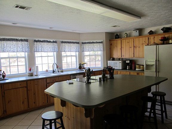 4th image of 60 Lee Road 2081