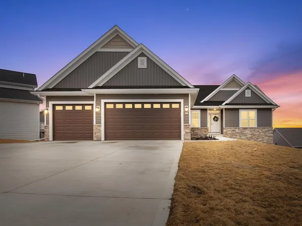 677 Lambert DRIVE, Slinger, WI 53086