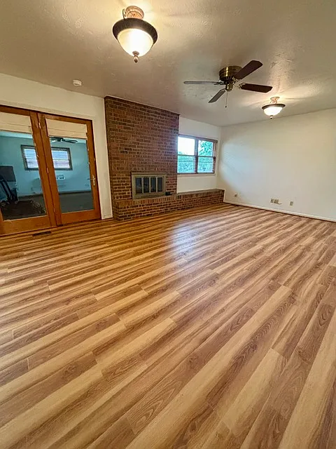 5 bed, 2398 sqft, $2,400 — Photo 2