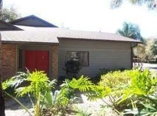 952 Village Green Rd #END, Deland, FL 32720