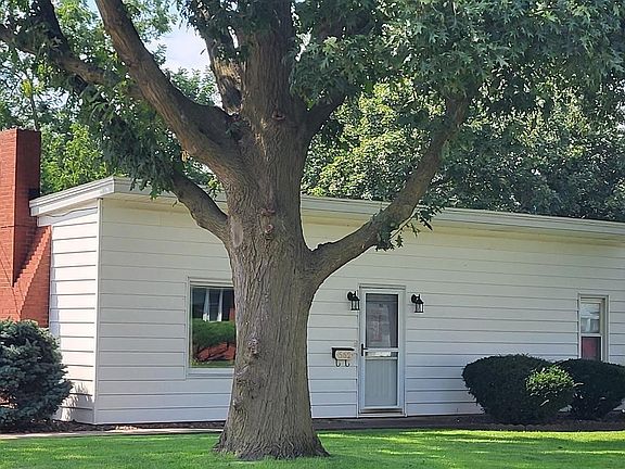 5th image of 662 Ruby St