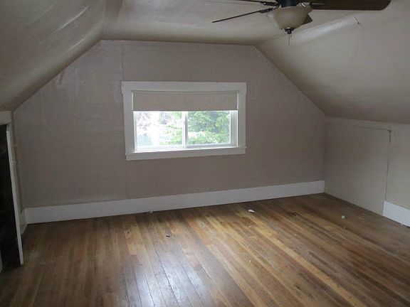 3rd image of 407 Pend Oreille Blvd