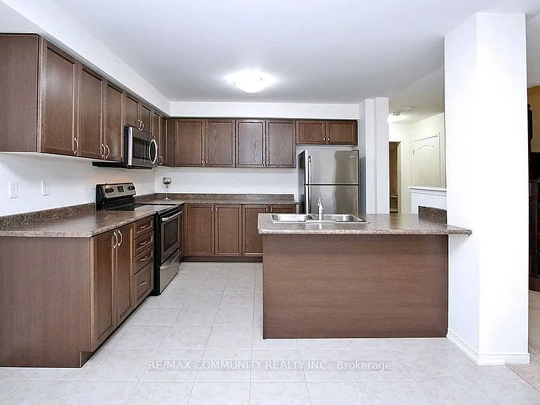 223 Windfields Farm Dr W — Photo 5