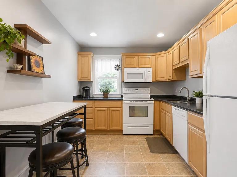 7 Idlewild Ave #B — Photo 7