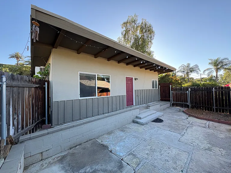 6724 Western Ave — Photo 16