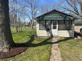 717 S Hooker Ave, Three Rivers, MI 49093