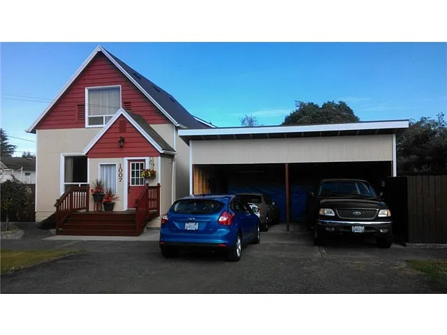 1007 Spruce St photo 1