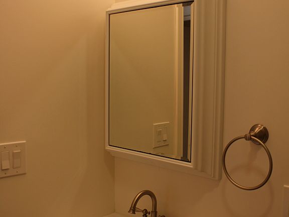 2nd image of 2244 Lakeshore Ave APT 1