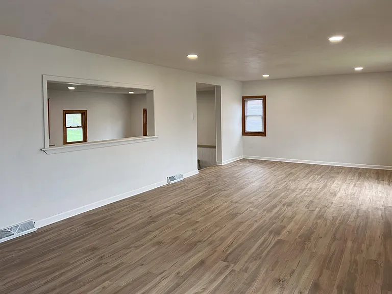 1517 Grant St — Photo 7