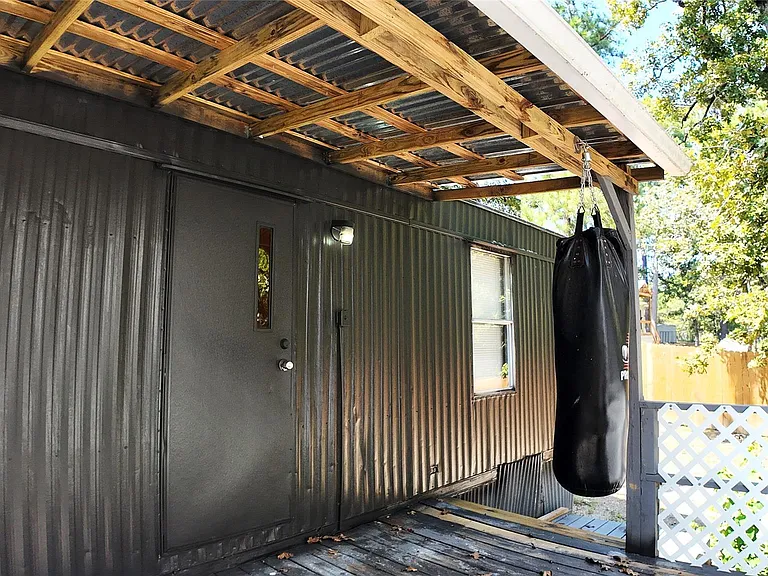 251 Oakdale Dr — Photo 3