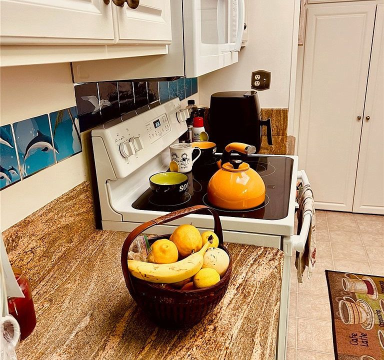Leisure World Laguna Woods Village 2233 Via Puerta Laguna Woods CA