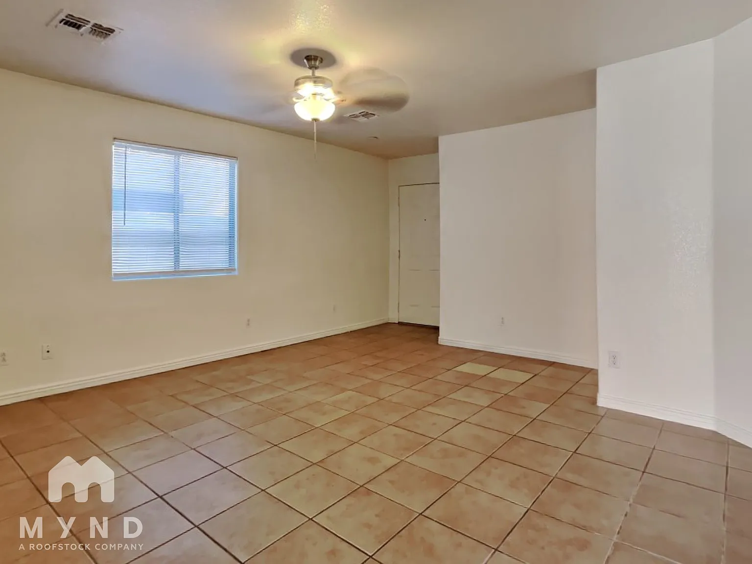 3 bed, 2.0 bath, 1264 sqft, $1,895 — Photo 4