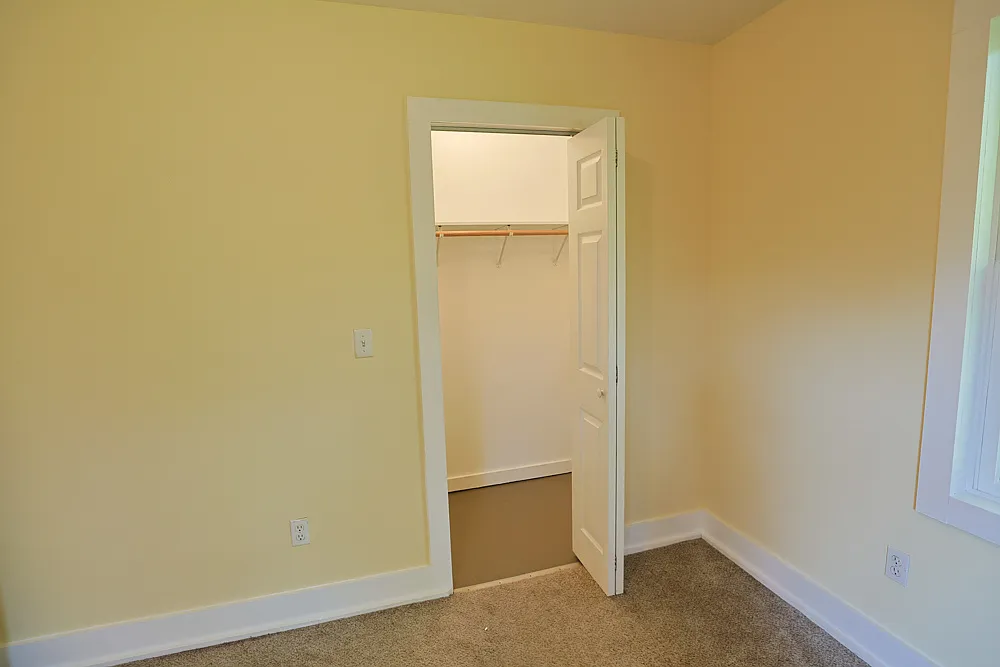 2 bed, 1000 sqft, $2,300 — Photo 3