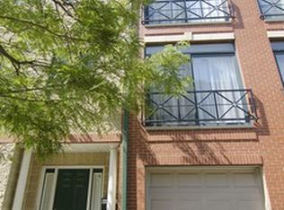 418 W Blackhawk St, Chicago, IL 60610