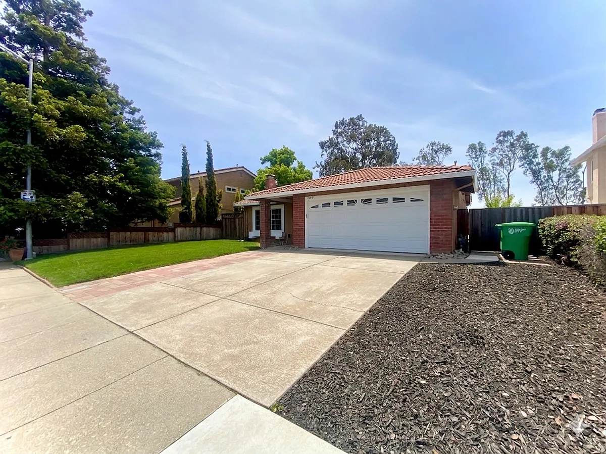 Building Photo - 5064 Anaheim Loop
