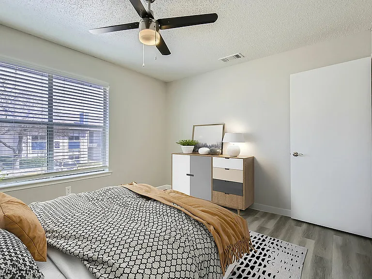 Rise Hillcrest — Photo 17