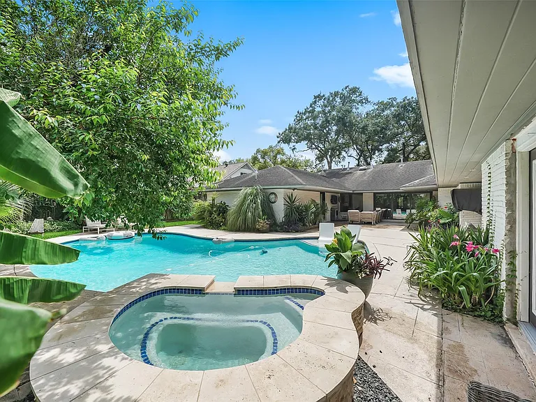 9411 Endicott Ln — Photo 39