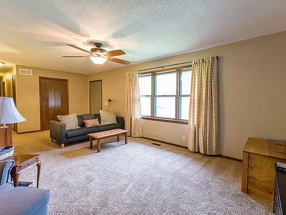 5th image of 3614 Emerald Ln