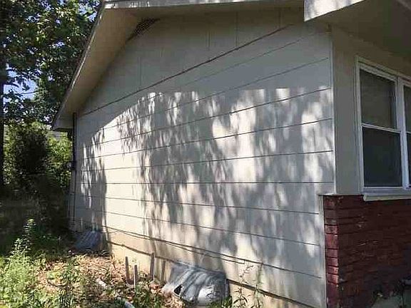 3rd image of 3629 Oak Ave