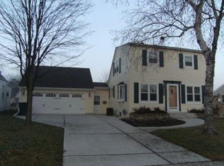 3547 S 85th St, Greenfield, WI 53228